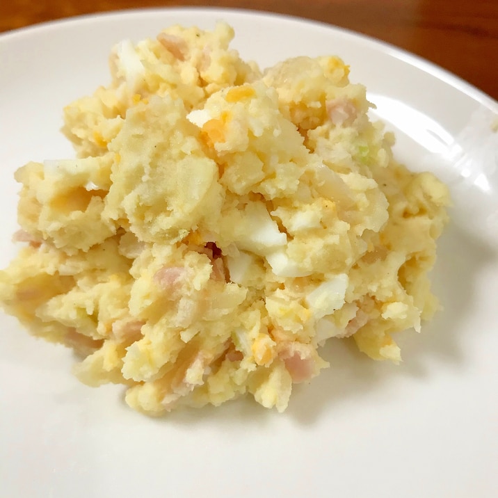 ハム・卵・玉ねぎのポテトサラダ